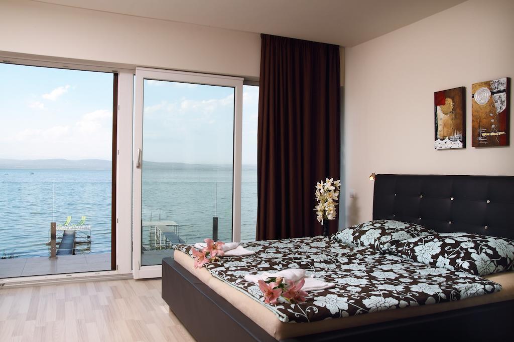 Aba Sea House Villa Balatonszarszo Phòng bức ảnh